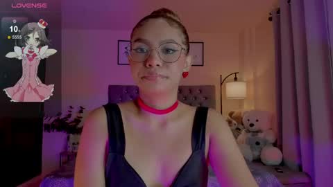 Snapshot of ximena_sotto1 chatting on May 7, 2026, 8:25 pm camila online show from May 7, 2026, 8:25 pm