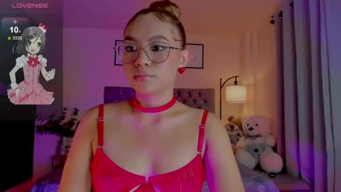 Snapshot of ximena_sotto1 chatting on May 8, 2026, 9:42 pm camila online show from May 8, 2026, 9:42 pm