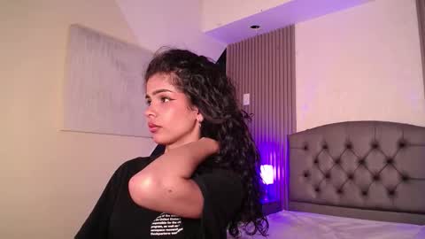 Mia Vega online show from September 9, 2025, 10:42 pm