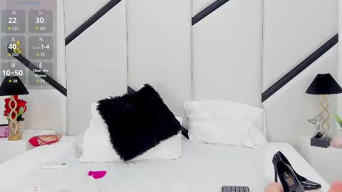ximenacosta online show from June 20, 2026, 11:46 am