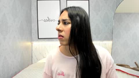 Yoy  online show from October 7, 2025, 10:01 am