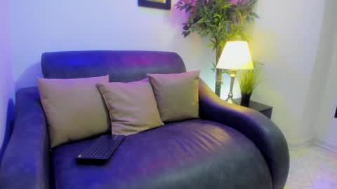ximenasalazar online show from January 16, 2025, 10:42 am