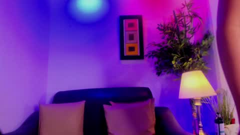 ximenasalazar online show from February 4, 2025, 5:01 pm