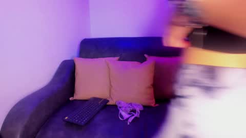 ximenasalazar online show from February 6, 2025, 11:10 am