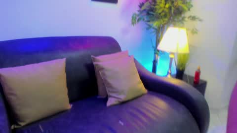 ximenasalazar online show from February 8, 2025, 10:50 am