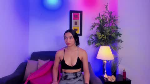 ximenasalazar online show from March 5, 2025, 10:44 am