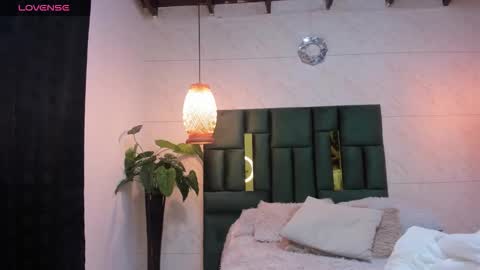 ximena online show from December 19, 2025, 11:17 am