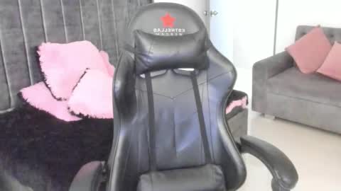 Snapshot of xiomara_cortes chatting on September 24, 2025, 12:30 pm xiomara_cortes online show from September 24, 2025, 12:30 pm