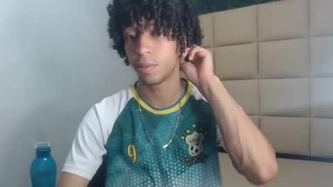 Snapshot of xion_ez chatting on September 24, 2025, 8:34 pm xion_ez online show from September 24, 2025, 8:34 pm
