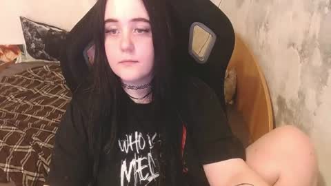 xjenny_bae online show from June 19, 2026, 4:33 pm