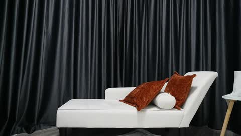 Snapshot of xjuliaax chatting on October 7, 2025, 6:27 pm Julia online show from October 7, 2025, 6:27 pm