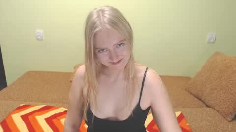 Julia online show from January 10, 2025, 3:58 pm