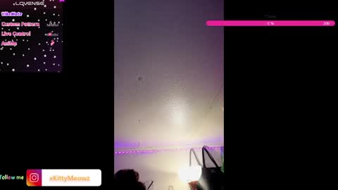 xkittymeowz online show from May 28, 2026, 8:00 am