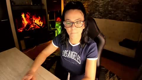Lara online show from March 10, 2025, 10:02 pm