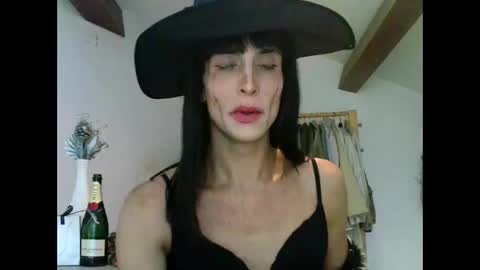 Snapshot of xlecram chatting on October 24, 2025, 1:51 pm Wendy online show from October 24, 2025, 1:51 pm