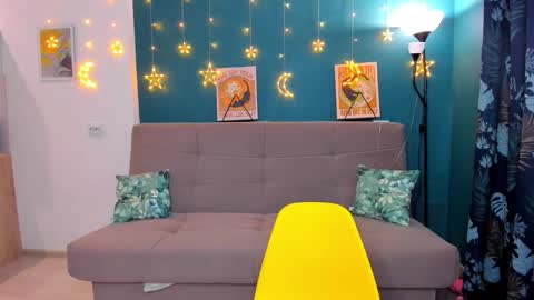 Snapshot of xloe_queen chatting on January 18, 2025, 8:20 am Chloe online show from January 18, 2025, 8:20 am