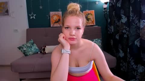 Snapshot of xloe_queen chatting on January 29, 2025, 9:23 am Chloe online show from January 29, 2025, 9:23 am