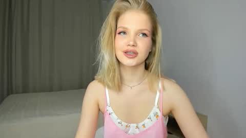 Chloe online show from February 23, 2026, 9:12 pm