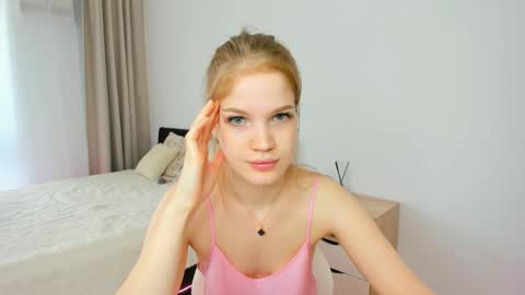 Snapshot of xloe_queen chatting on May 14, 2026, 9:05 am Chloe online show from May 14, 2026, 9:05 am