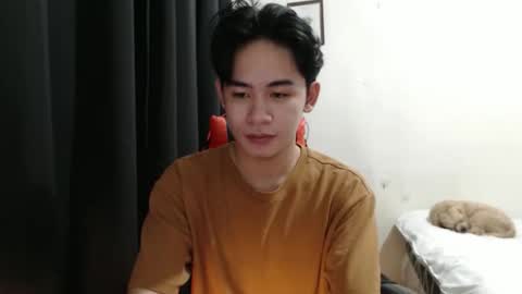 MIKAEL online show from November 5, 2025, 5:57 pm