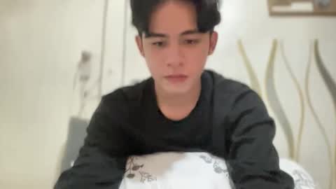 MIKAEL online show from April 5, 2026, 2:03 pm