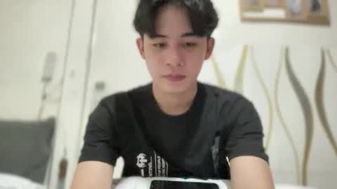 MIKAEL online show from April 6, 2026, 3:35 pm