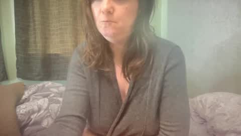 Luna online show from May 12, 2026, 4:09 am