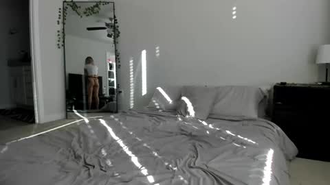 Snapshot of xlunaskye chatting on January 6, 2025, 10:26 pm   online show from January 6, 2025, 10:26 pm