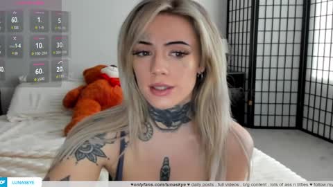 Snapshot of xlunaskye chatting on March 6, 2025, 12:54 am   online show from March 6, 2025, 12:54 am