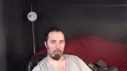 Snapshot of xmetalstudx chatting on February 28, 2025, 2:53 am MetalstudMaster online show from February 28, 2025, 2:53 am