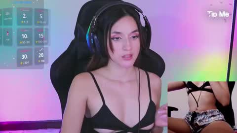 MiaLozano online show from January 22, 2025, 7:14 am