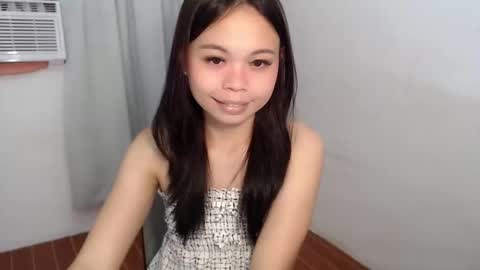 Snapshot of xo_worth_it chatting on May 13, 2026, 4:43 am nathalie online show from May 13, 2026, 4:43 am