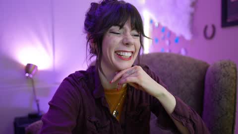 Bella Bondai online show from February 4, 2025, 4:59 am