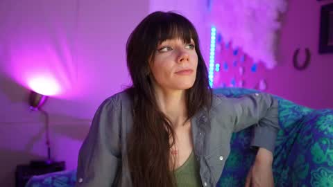 Bella Bondai online show from February 25, 2025, 2:00 pm