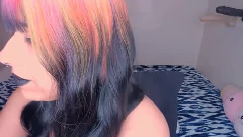 Rae  online show from February 18, 2025, 1:43 am