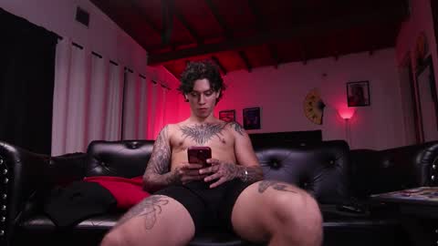   online show from October 25, 2025, 11:32 pm