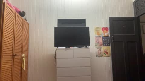 xopeachybaby online show from June 8, 2026, 1:11 pm