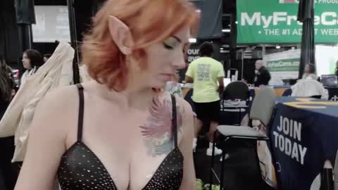 xpbunni online show from October 24, 2025, 9:00 pm