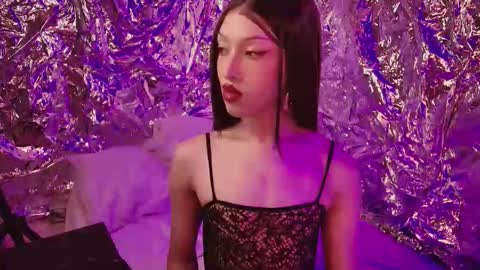 Nadja online show from February 9, 2026, 4:05 am