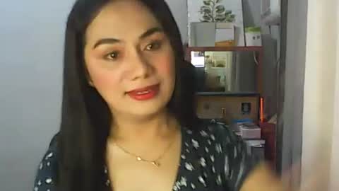 Snapshot of xqueen_beatricex chatting on October 19, 2025, 9:15 pm Rodah online show from October 19, 2025, 9:15 pm