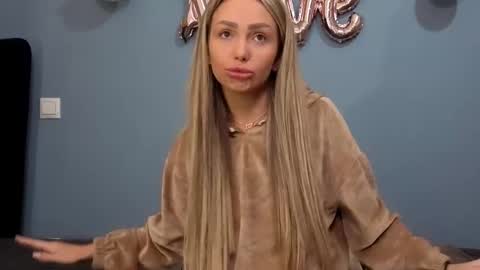 AnnaMaee online show from February 25, 2025, 10:39 pm