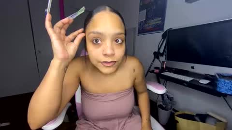 xStarGazingx online show from October 4, 2025, 4:43 am