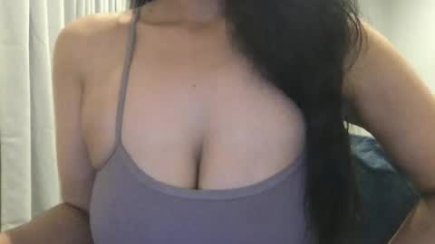 xsweetsaraxx online show from July 4, 2026, 3:45 am