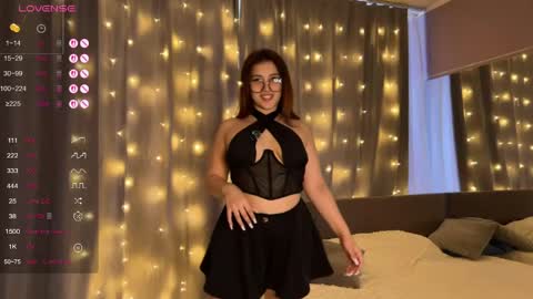 Milana online show from May 3, 2026, 4:07 am