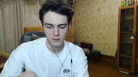 traqqq online show from December 16, 2024, 11:39 pm