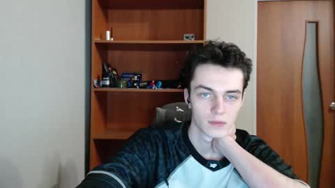 traqqq online show from September 11, 2025, 7:58 pm