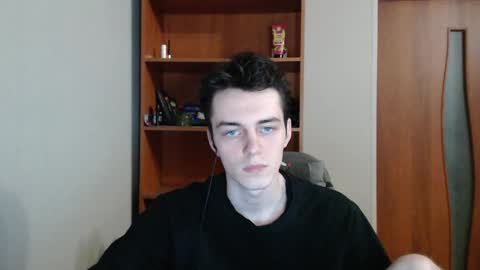 traqqq online show from September 19, 2025, 7:14 pm