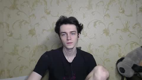 traqqq online show from December 22, 2025, 8:50 pm