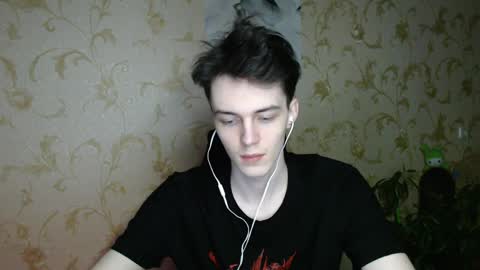 traqqq online show from April 3, 2026, 9:35 pm