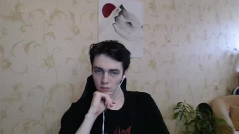traqqq online show from June 5, 2026, 12:44 pm